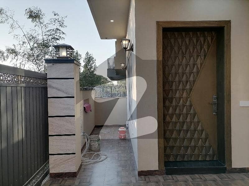 7 Marla Brand New Designer House For Sale 3