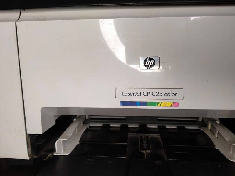 HP Lazer jet color printer 1025 3