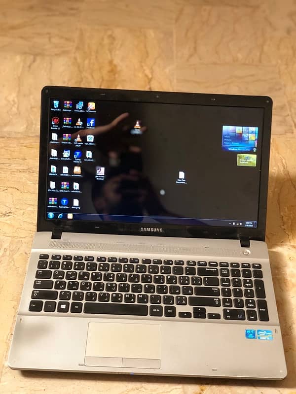 Laptop Samsung i3 3120M CPU @2.5GHz  4 GB RAM 1