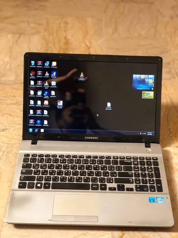 Laptop Samsung i3 3120M CPU @2.5GHz  4 GB RAM 2