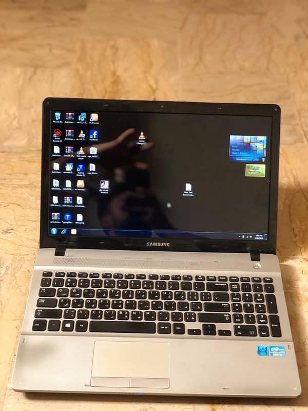 Laptop Samsung i3 3120M CPU @2.5GHz  4 GB RAM 3