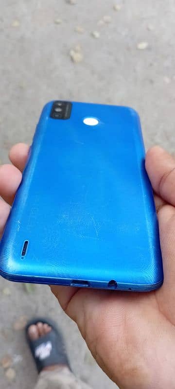 tecno spark 6go 2