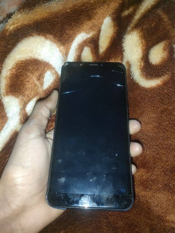 Huawei y7 prime 3 32 panel crack ha lekin shi chlta ha box all ok 0