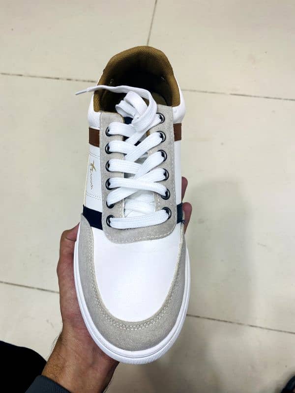 White Sneakers Xtouch Original 2