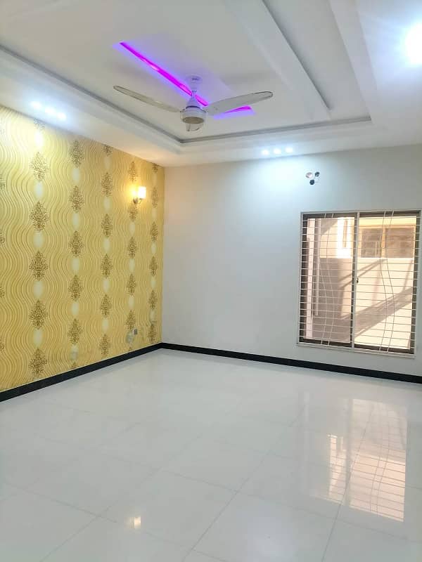 Eight Marla Double Storey House For For Rent In Bahria Town Lahore 6