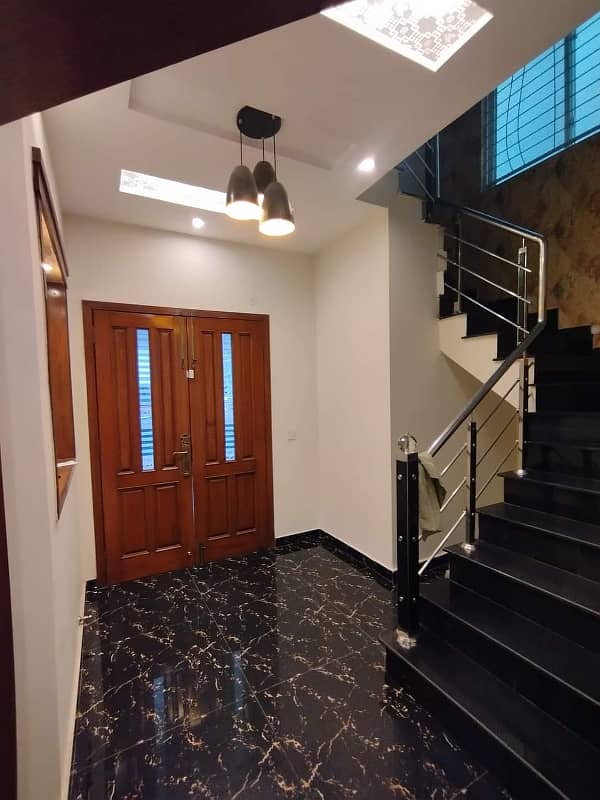 Ten Marla House For Rent in Bahria Town Lahore 12