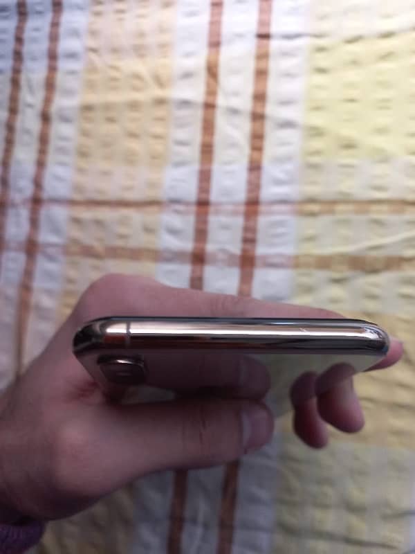 iPhone XS Max Non PTA 5