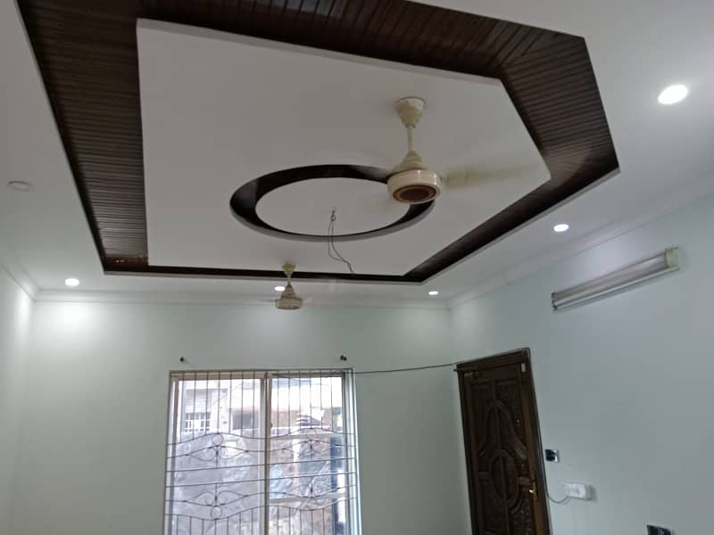 Ten Marla House For Rent in Bahria Town Lahore 4