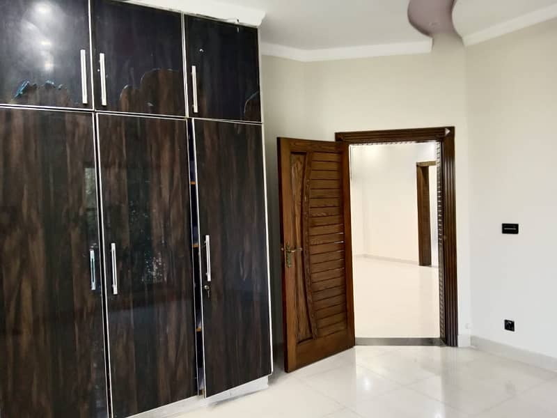 Ten Marla House For Rent in Bahria Town Lahore 21