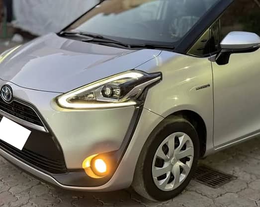 Toyota Sienta G Hybrid 2017 Full Option 2