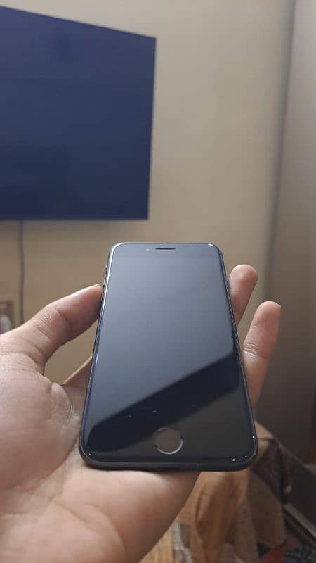 Iphone 8 64 gb orignal phone 3