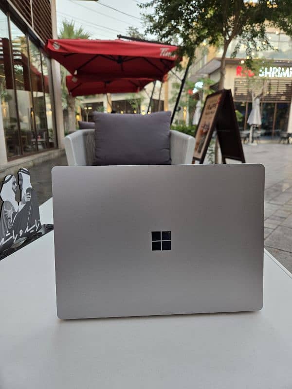 Microsoft Surface Laptop 3 - i5 - 8/256GB - Slightly Used 1