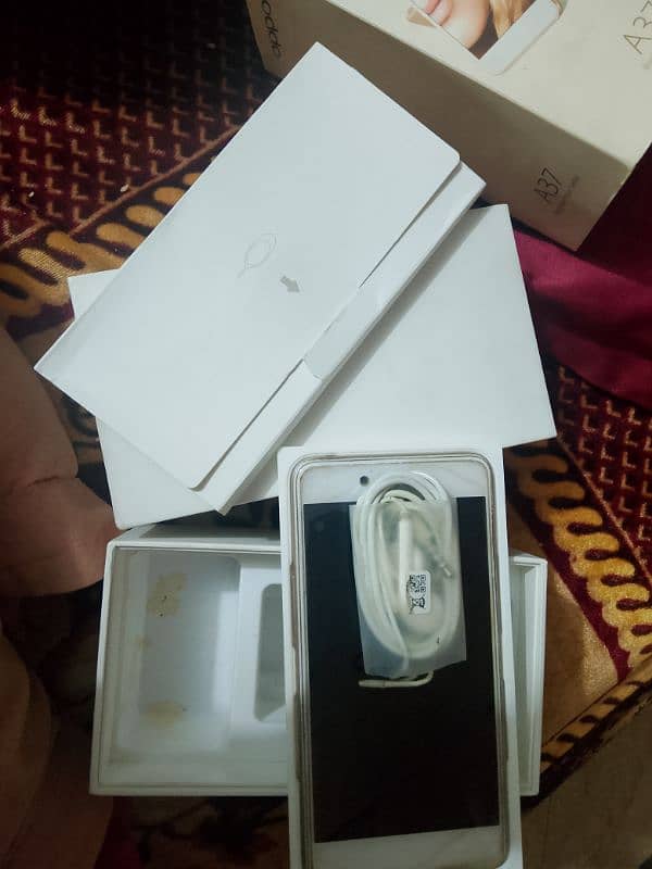 oppo a37 fw 10 by 9 with box 0