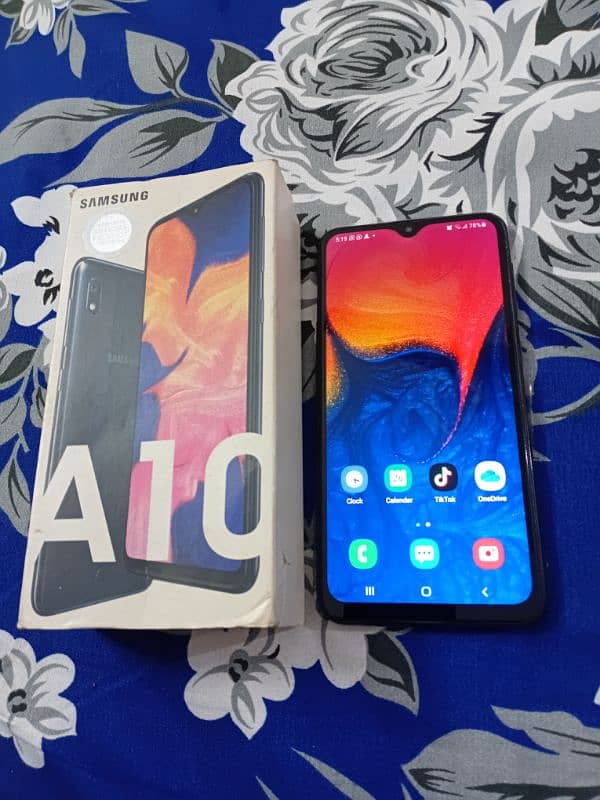 Samsung a10 with box 1