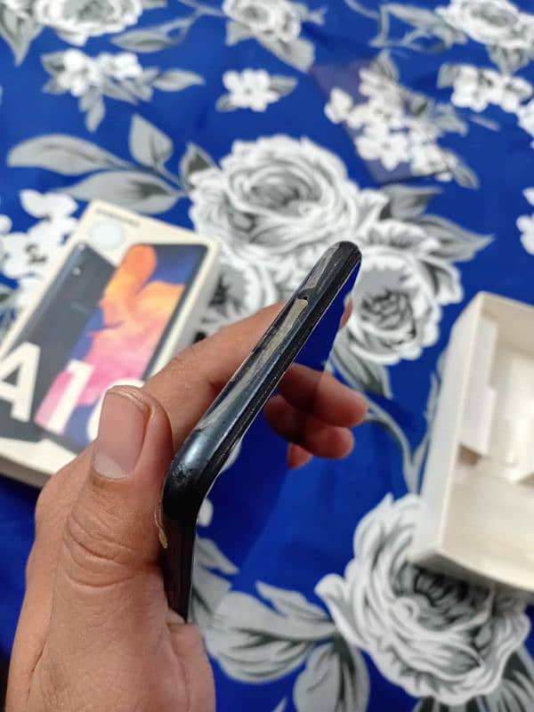 Samsung a10 with box 9