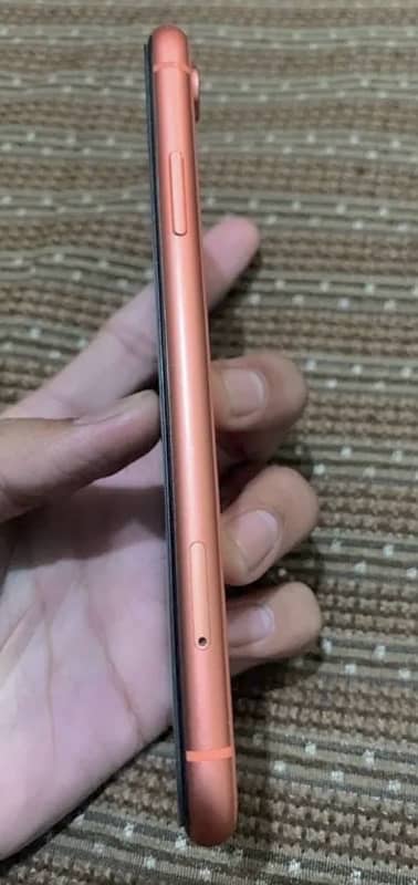 iPhone Xr.  Factory Unlock 2