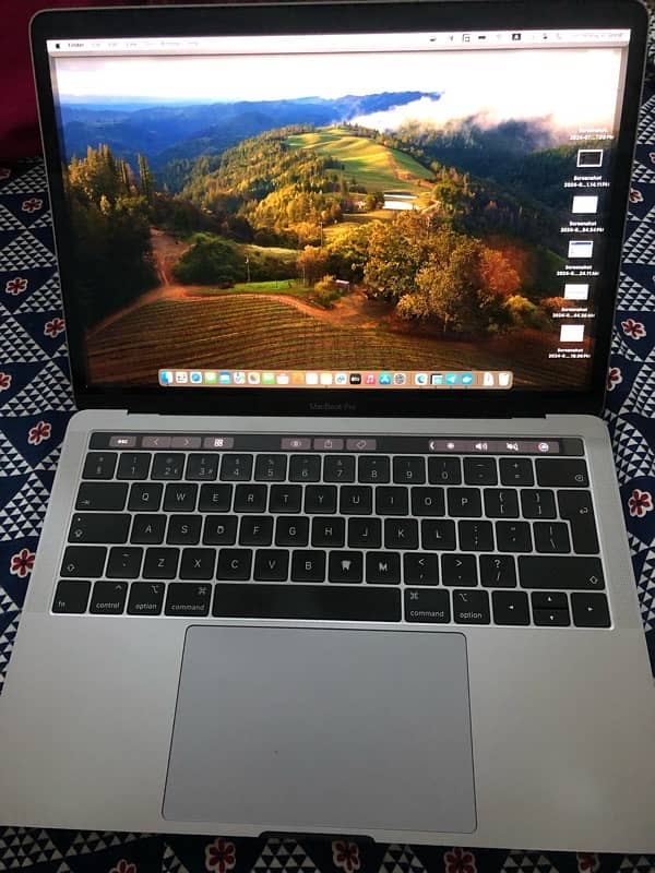 macbook pro 2019 i5 16gb 256gb 3