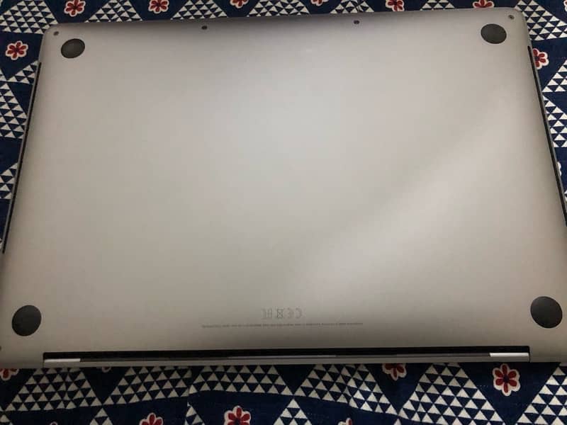 macbook pro 2019 i5 16gb 256gb 4