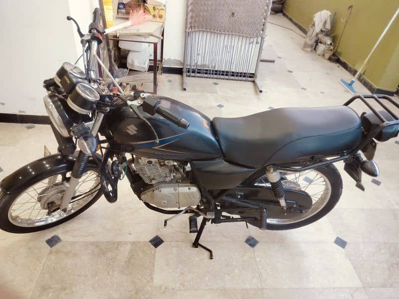 Suzuki GS 150 2