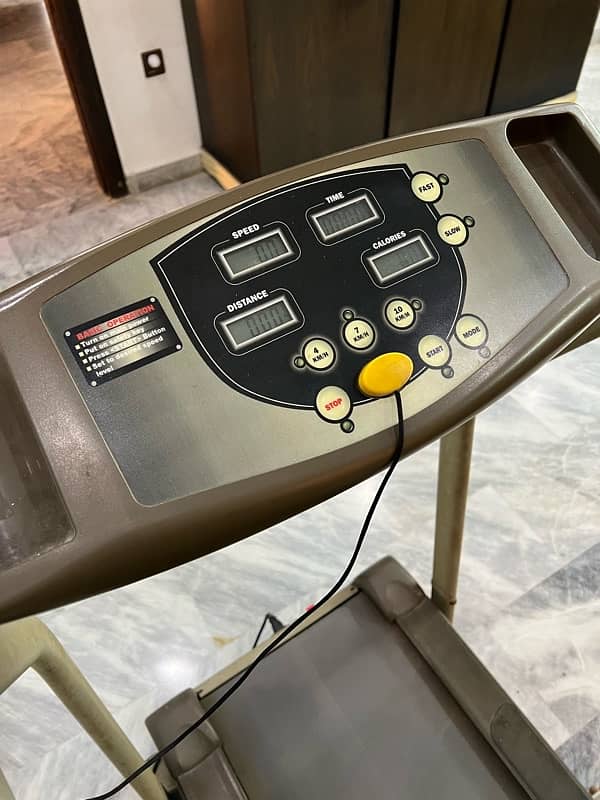 Performance Treadmill Exercise Machine 1