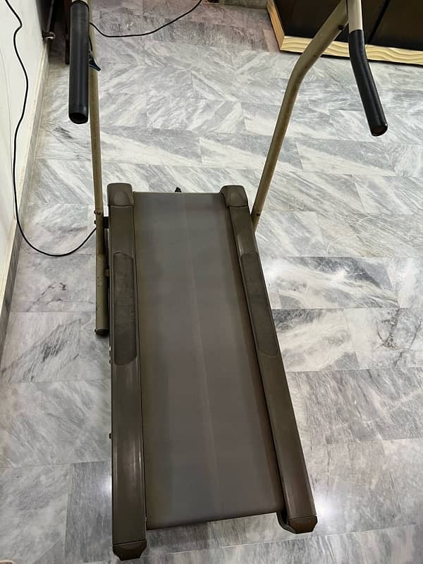 Performance Treadmill Exercise Machine 4