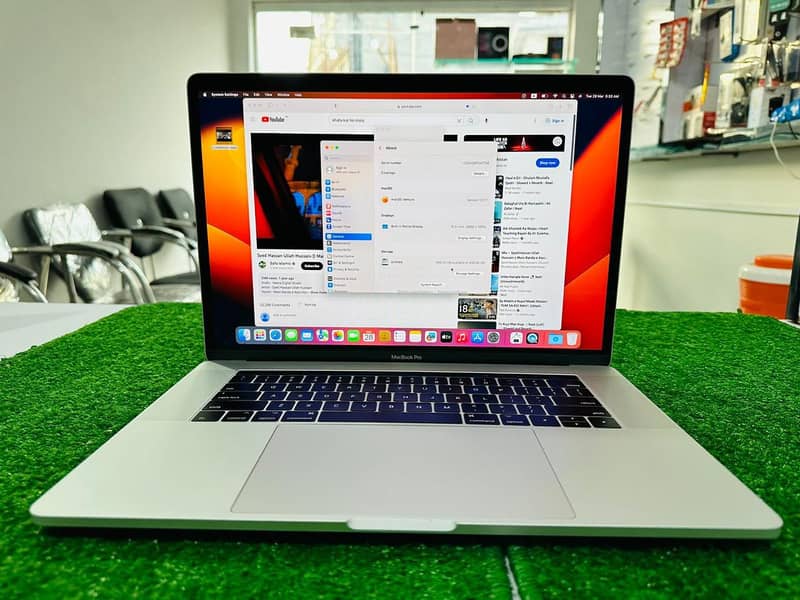 APPLE MACBOOK PRO 2018 COREI9 WITH 1TB SSD 4