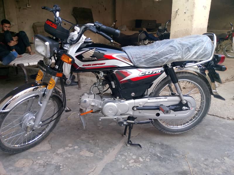 Honda CD 70 2025 1