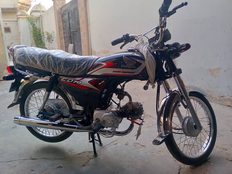 Honda CD 70 2025 4