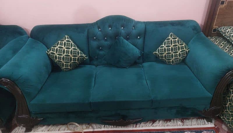 Green velvet 5 seater sofa set only 8 months used 1