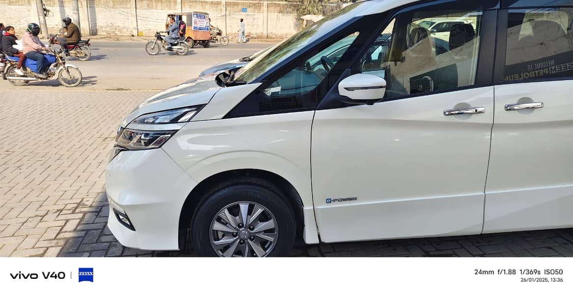 Nissan  Serena HighwayStarr 2019 fresh import 2019 3