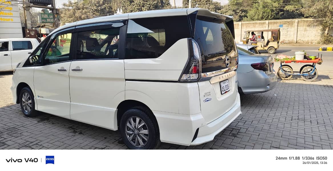 Nissan  Serena HighwayStarr 2019 fresh import 2019 4