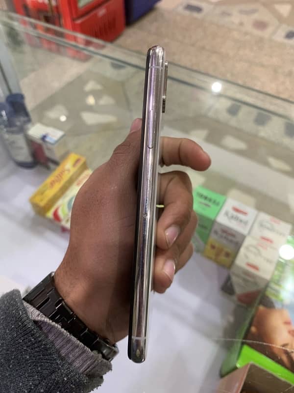 I phone x pta approved 64gb 3