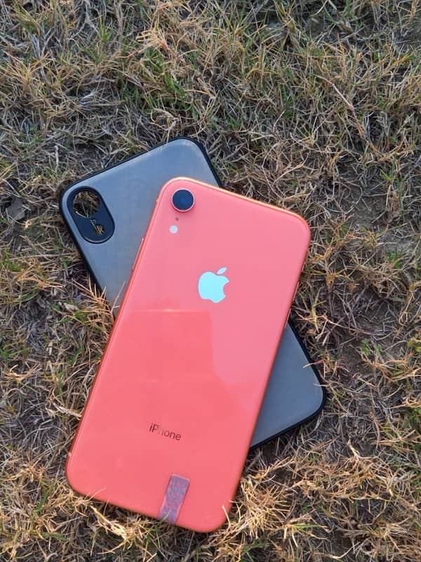 iphone XR battery health 84 ‘ 64gb  10/10 condition jv 3