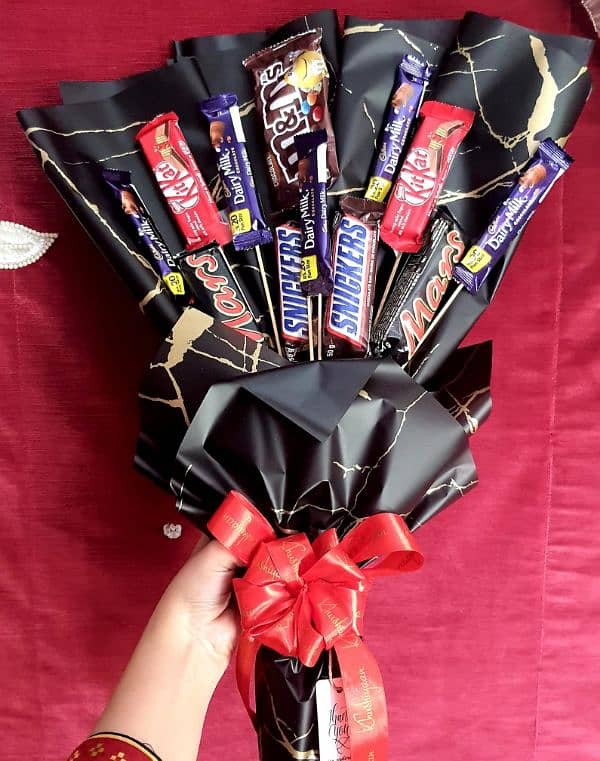 Chocolate explosive box & bouquet for love one 7