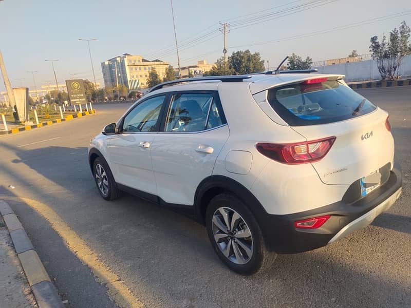 KIA STONIC 2024 5