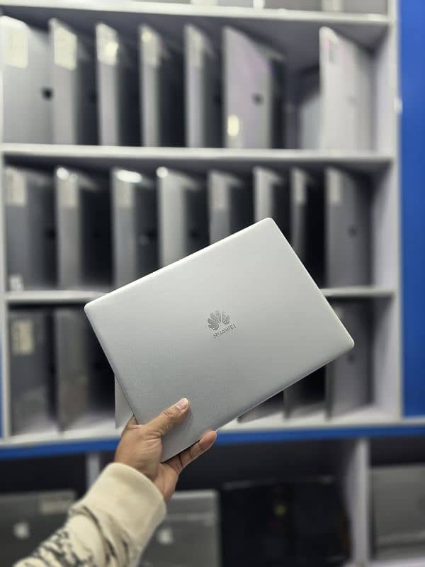 Huawei Matebook 13 (4k OLED) 1