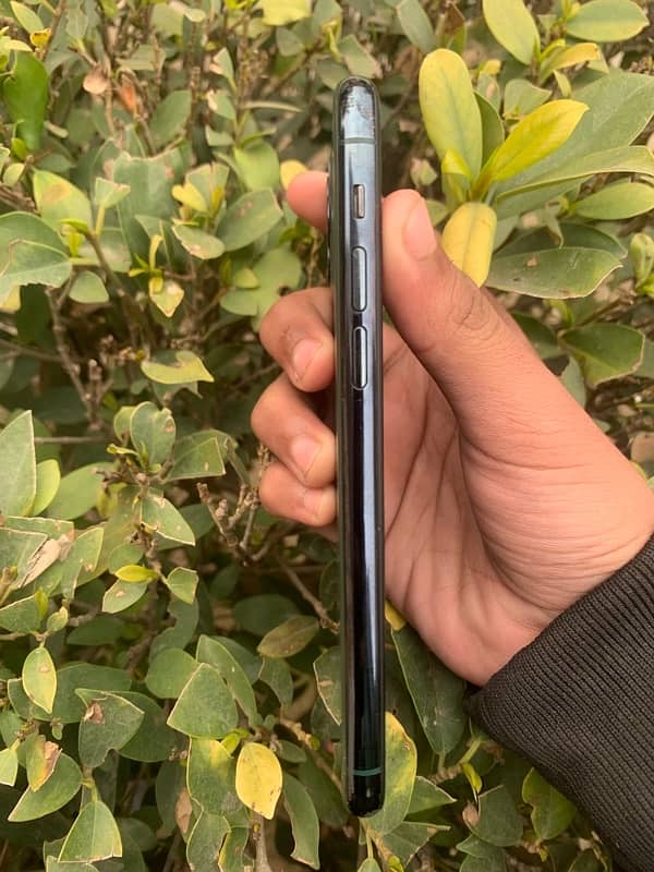 iPhone 11 Pro 3