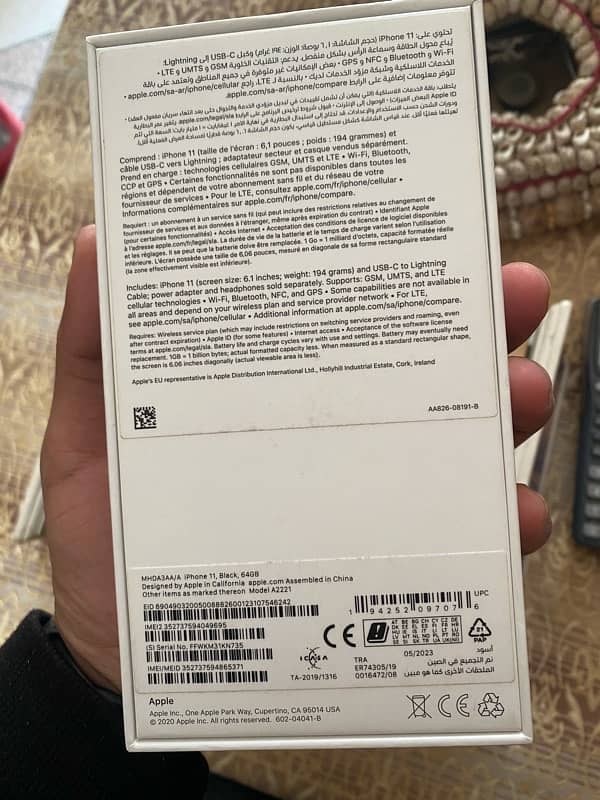 I phone 11 non pta with original Box 3