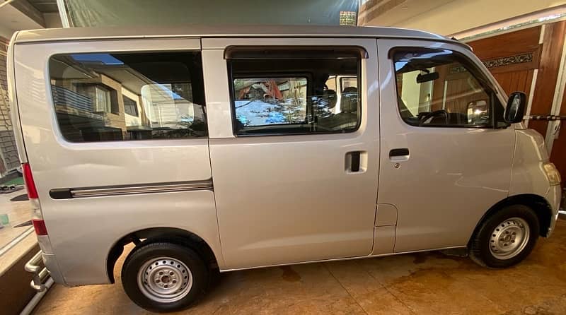 Toyota Town Ace 2012 1