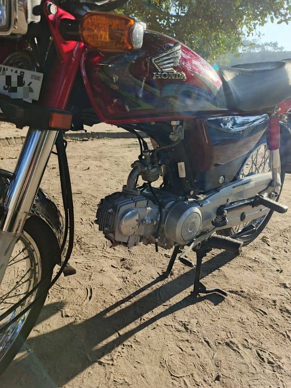 Brand New Condition Honda CD 70 – Immaculate Condition for Sale! 4