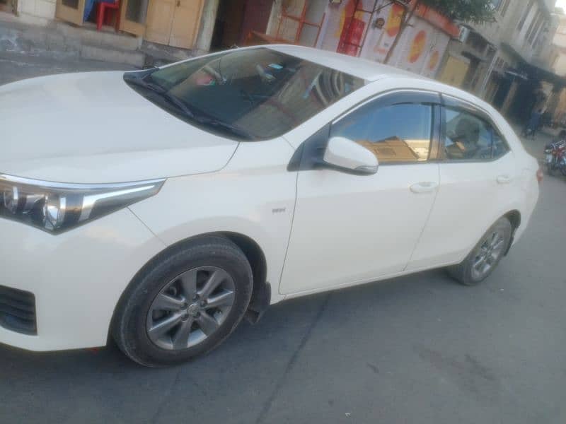 Toyota Corolla GLI 2016 automatic . 4