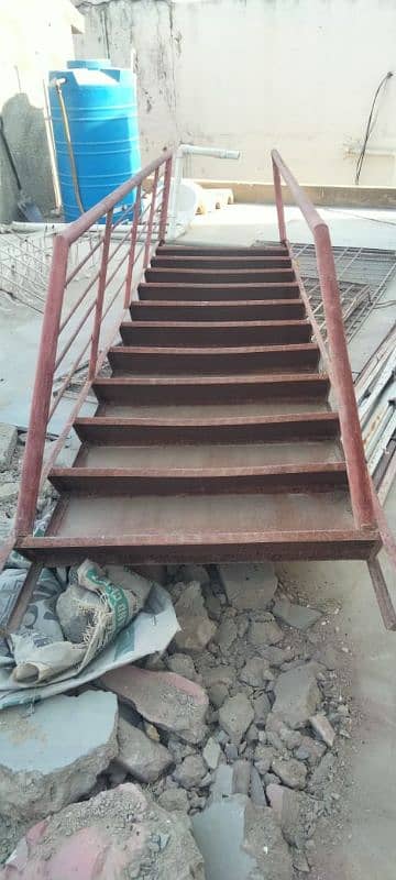 iron stairs 13ft (11 steps 0