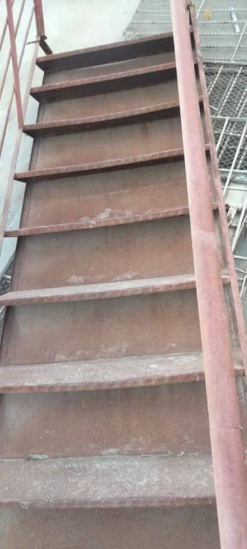 iron stairs 13ft (11 steps 3