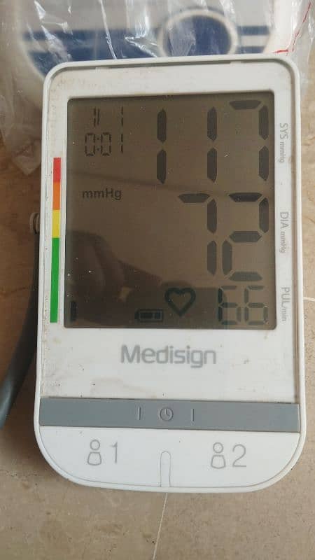 OMRON Blood pressure monitor, machine, Glucometer and Nebuliser 15