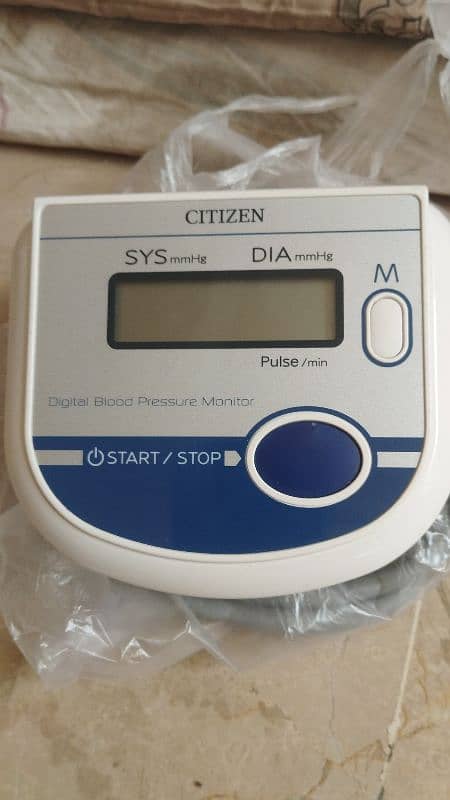 OMRON Blood pressure monitor, machine, Glucometer and Nebuliser 16