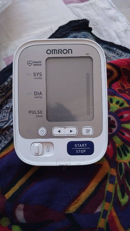 OMRON Blood pressure monitor, machine, Glucometer and Nebuliser 18