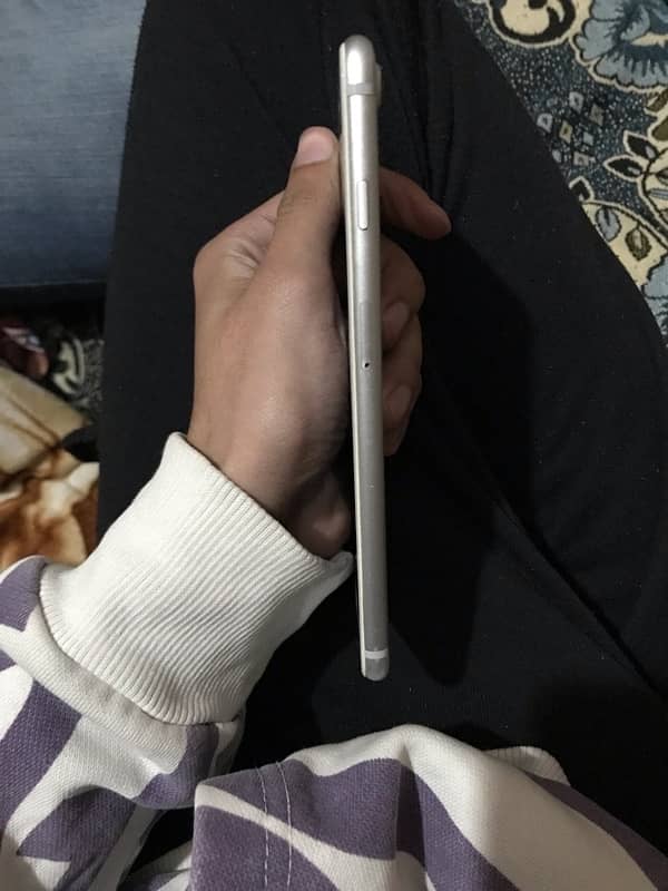 iphone 7plus pta in good condition 3