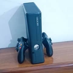 Xbox 360 Slim S - 3 Controllers, Kinect, jtag 320GB, 15 Original Games