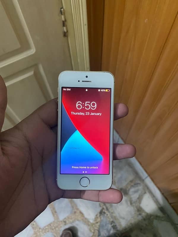 IPHONE SE 1st generation PTA OFFICIAL APPROVED  URGENT SELL 5