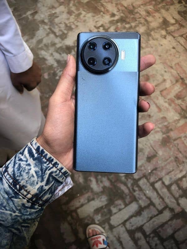 Tecno spark 20 pro plus 6 months warranty left Slightly use 0